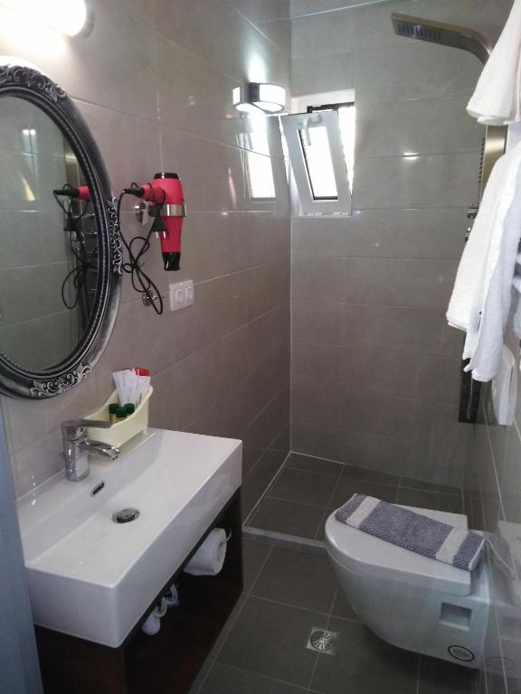 Souvlakis Pool Suites (S.P.S) - 2