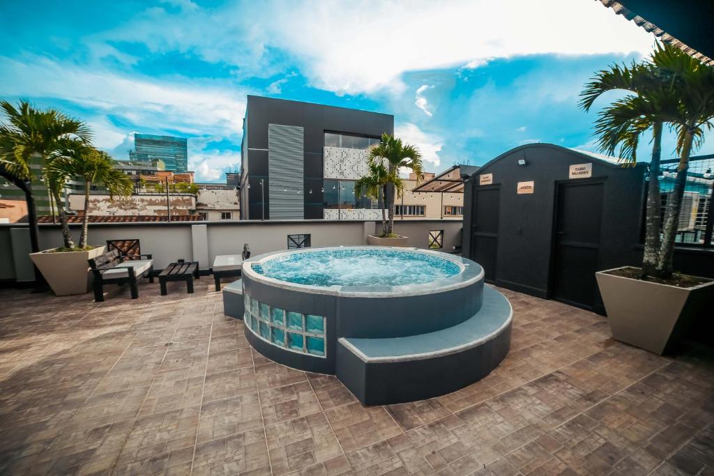 Bazén v ubytování Tik by Bernalo Hotels nebo v jeho okolí