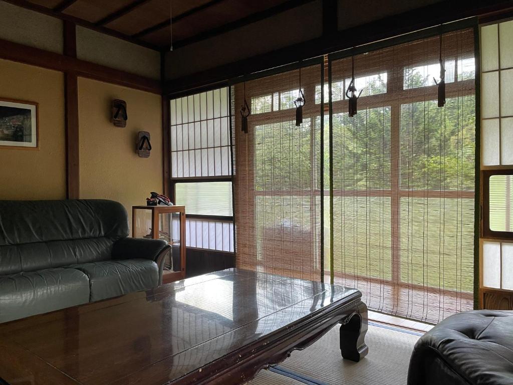 Posezení v ubytování ペット可 鴻の巣温泉 Konosu Onsen