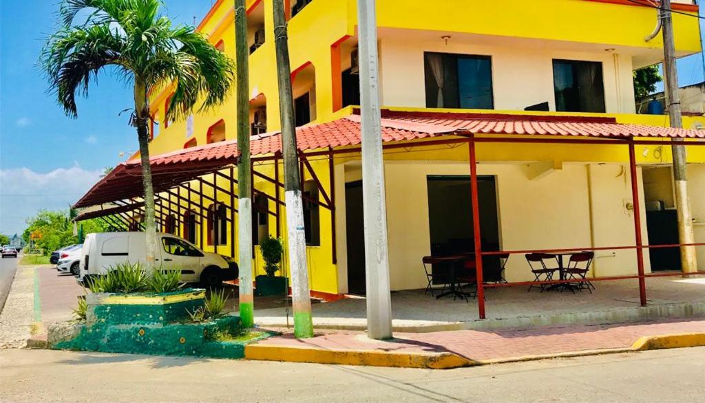 Budova, kde se hotel nachází