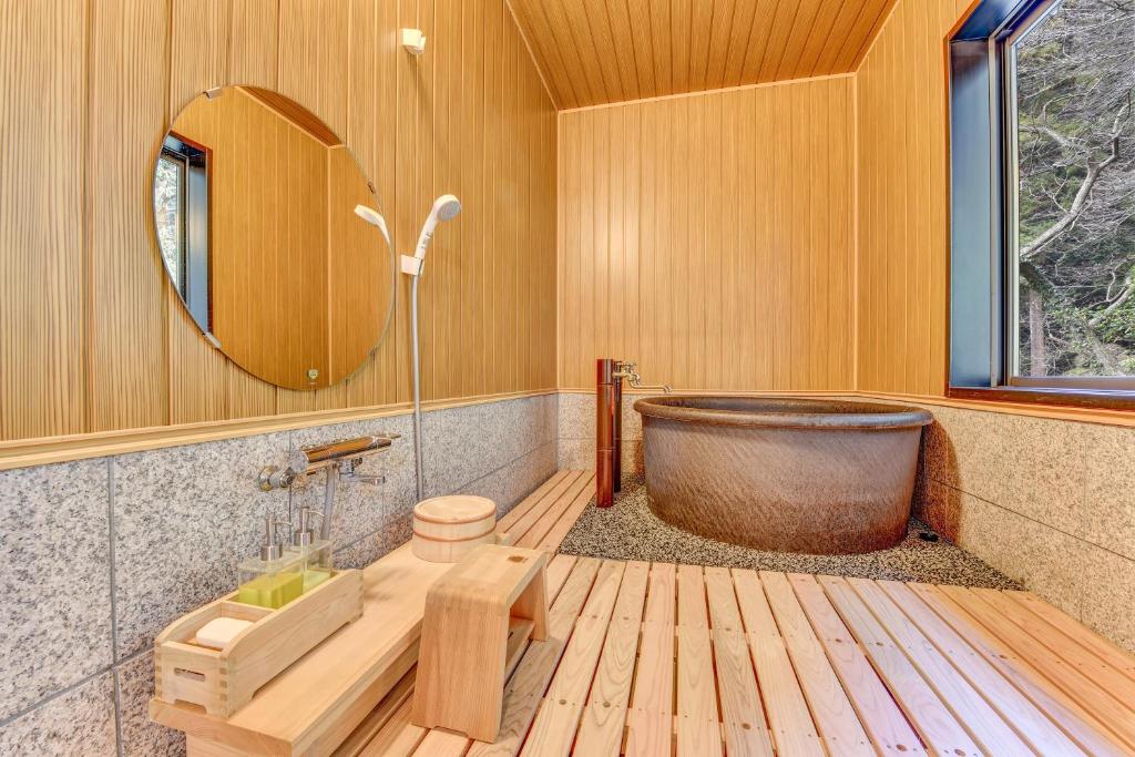 Koupelna v ubytování 湯迫温泉旅館