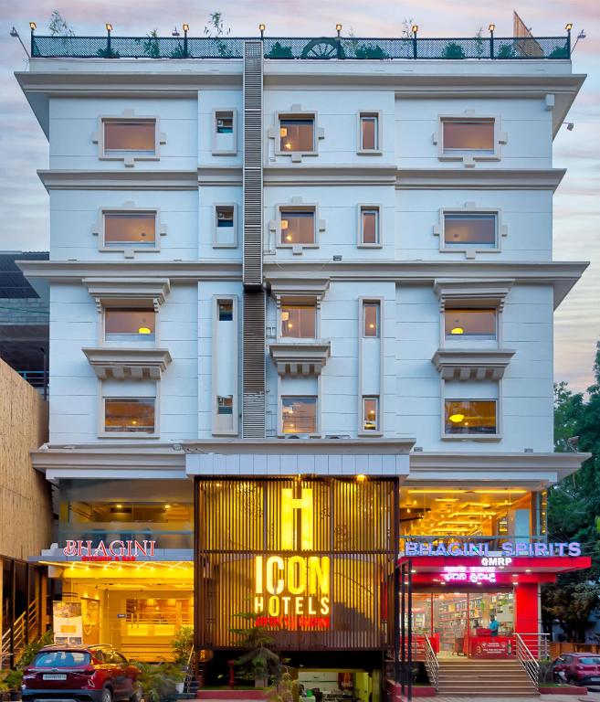 Supermarket nebo jiné obchody v  hotelu nebo okolí