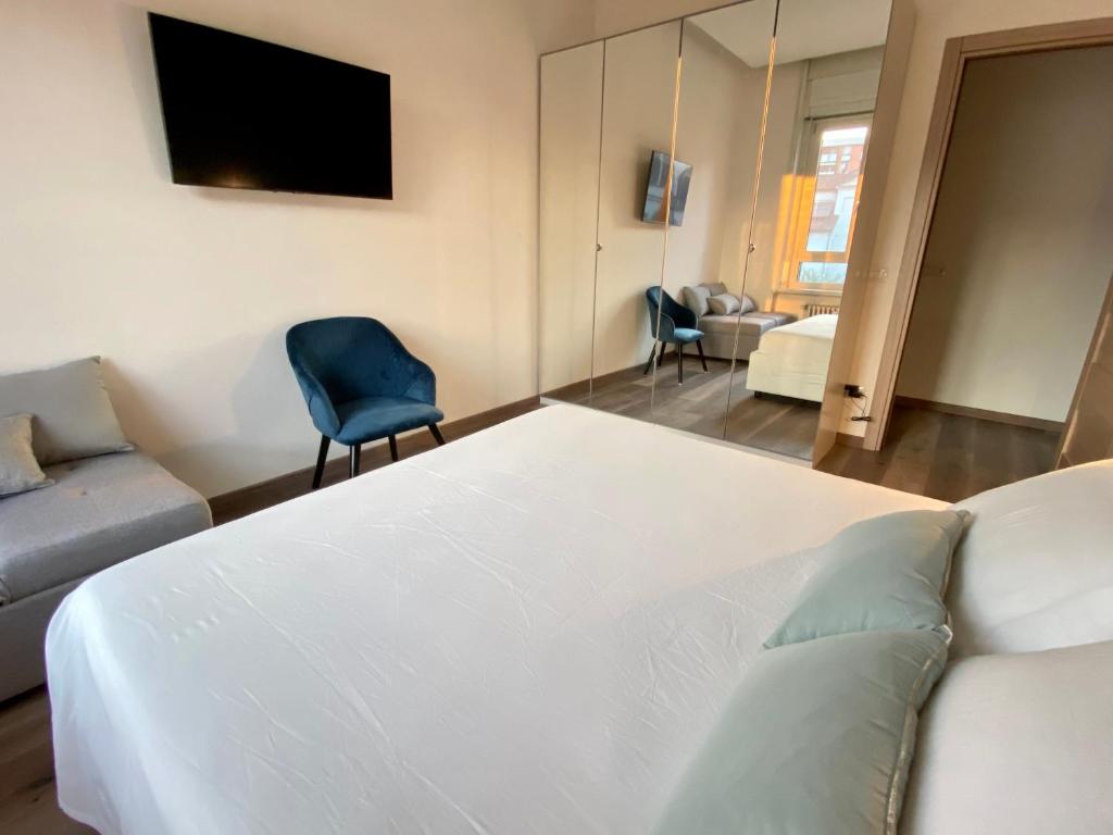 A bed or beds in a room at Suite boutique Moscova