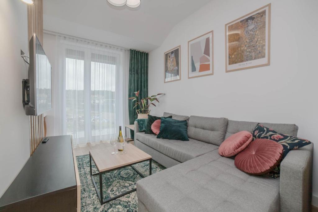 Posedenie v ubytovaní Apartament Klimt nad jeziorem Juno w Mragowie