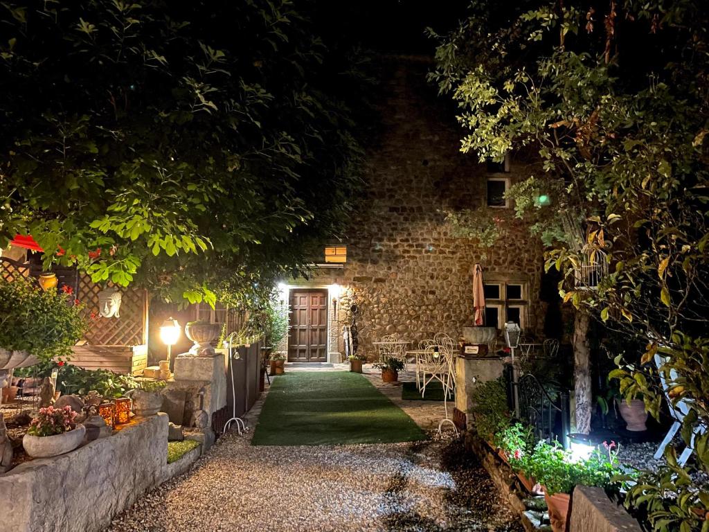 Zahrada ubytování Le Manoir du Raveyron