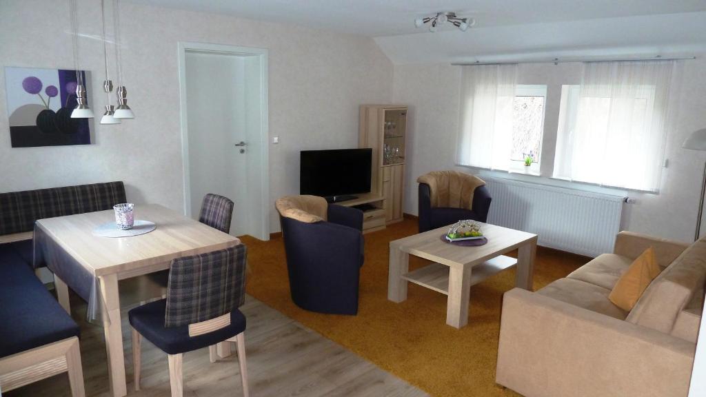 Ferienwohnungen Mittendrin - Two-Bedroom Apartment