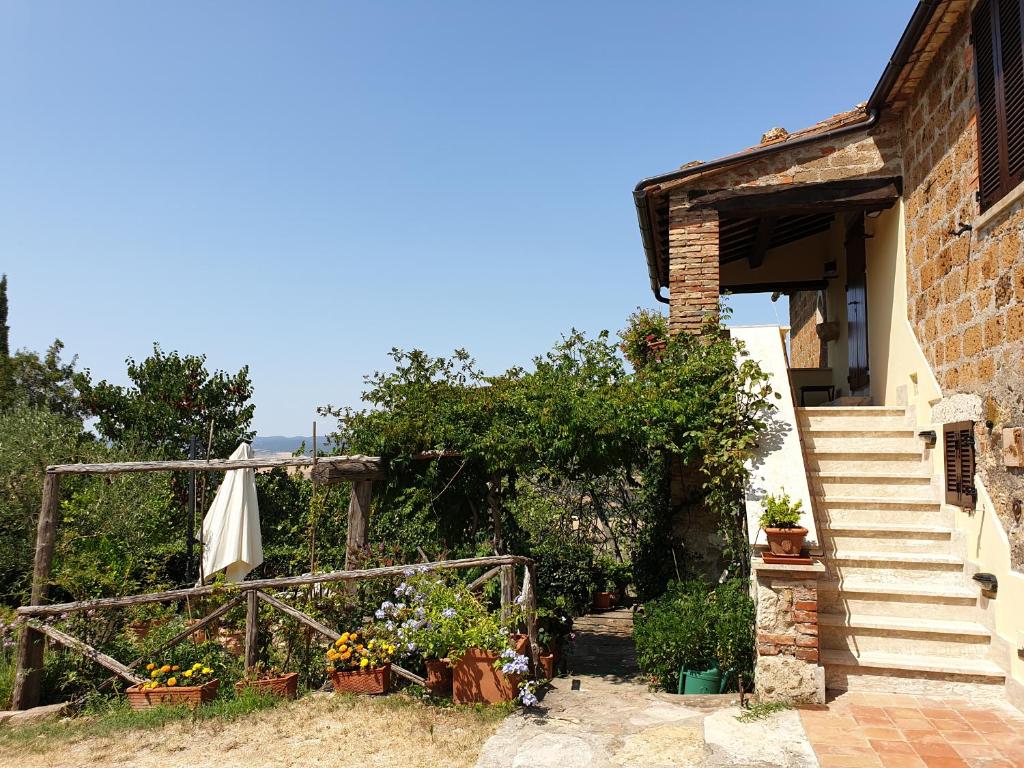Ogród w obiekcie Le Querciolaie Monte Cavallo - entire house
