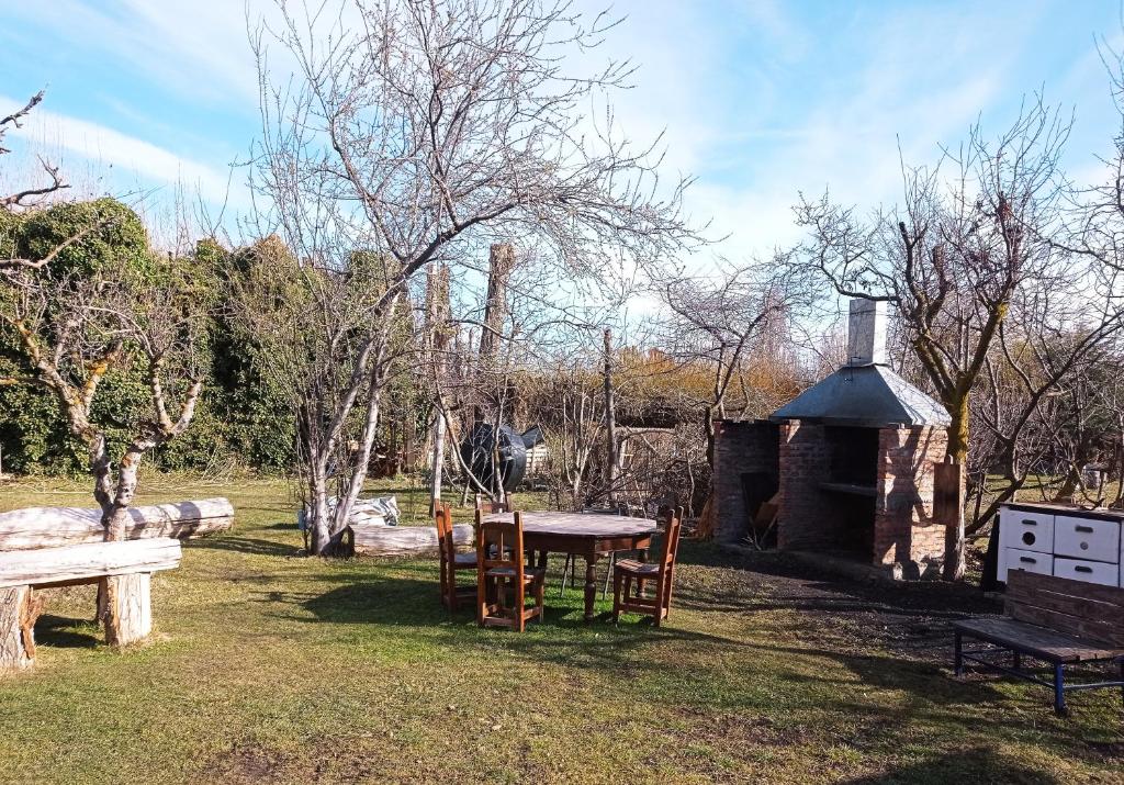 Κήπος έξω από το Calafate Viejo Hostel