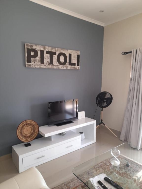 Modern Executive Unit - Villa With Garden View