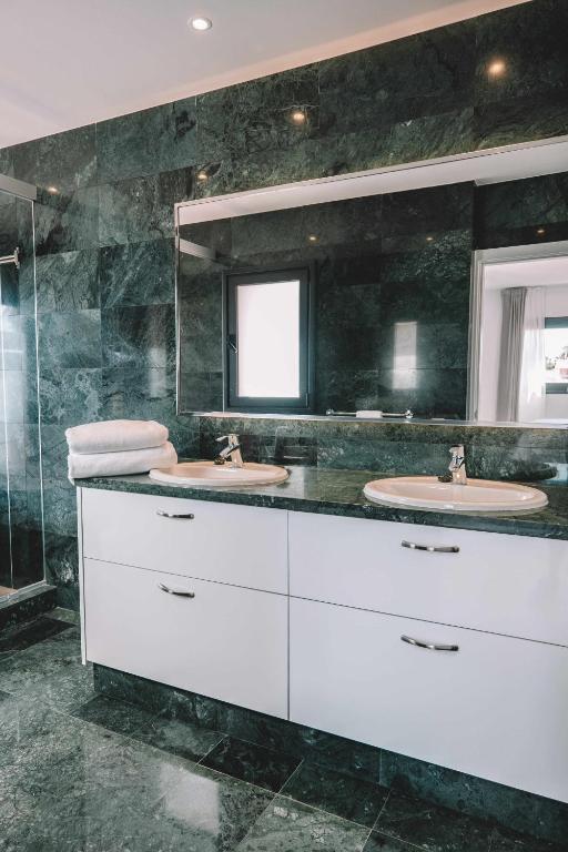 Kúpeľňa v ubytovaní Villa privada de lujo con piscina Villa Wabi Sabi