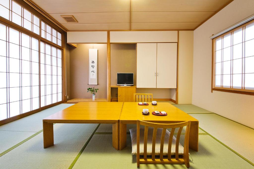 本陣平野屋別館 2名 平休日1泊2食付 宿泊券 臨め