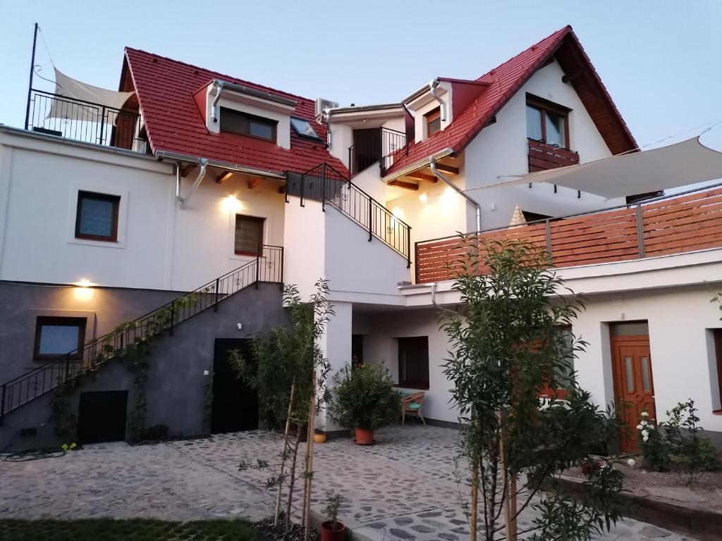 Budynek, w którym mieści się apartament