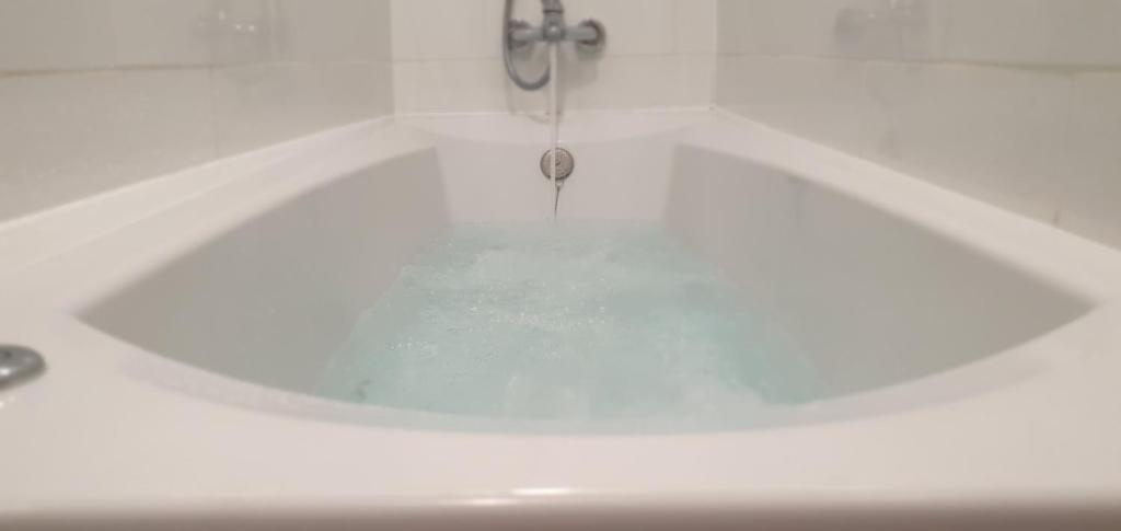 Apartamentos con Jacuzzi Torneo & Alameda, Sevilla – Precios ...