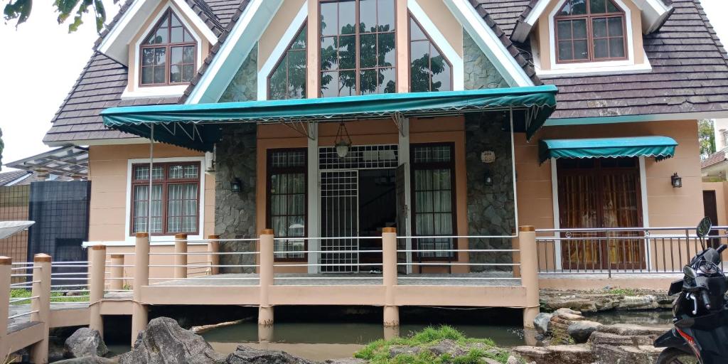 Vila Dalia Puncak Nb3-8