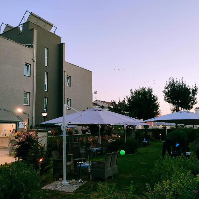 Budova, v ktorej sa hotel nachádza