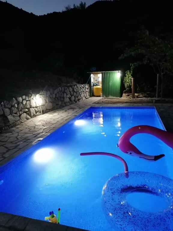 Bazén v ubytování Agrompelo House nebo v jeho okolí