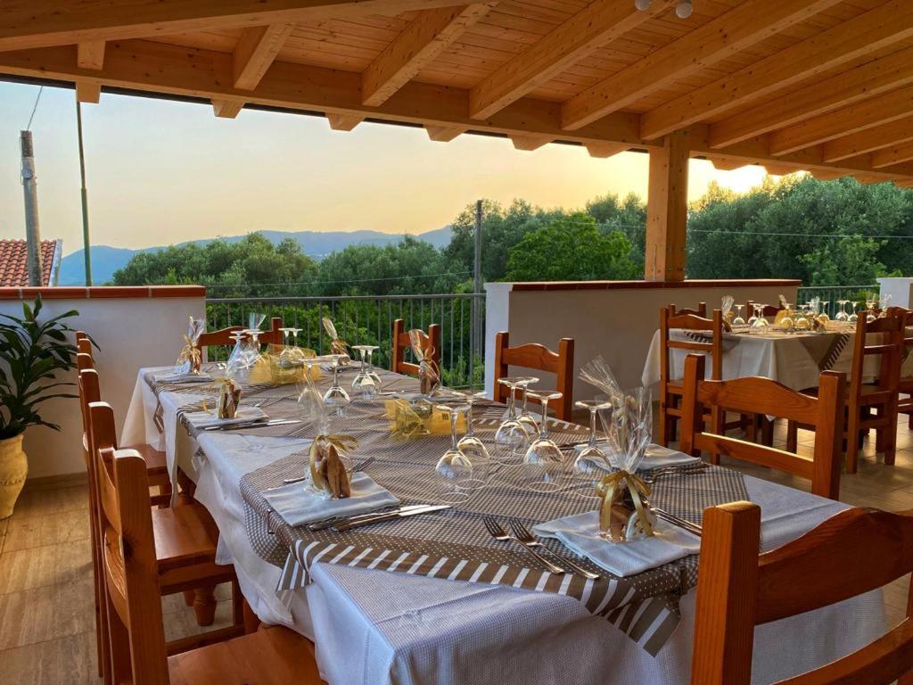 Restauracja lub miejsce do jedzenia w obiekcie Casa Vacanze Primula palinuri