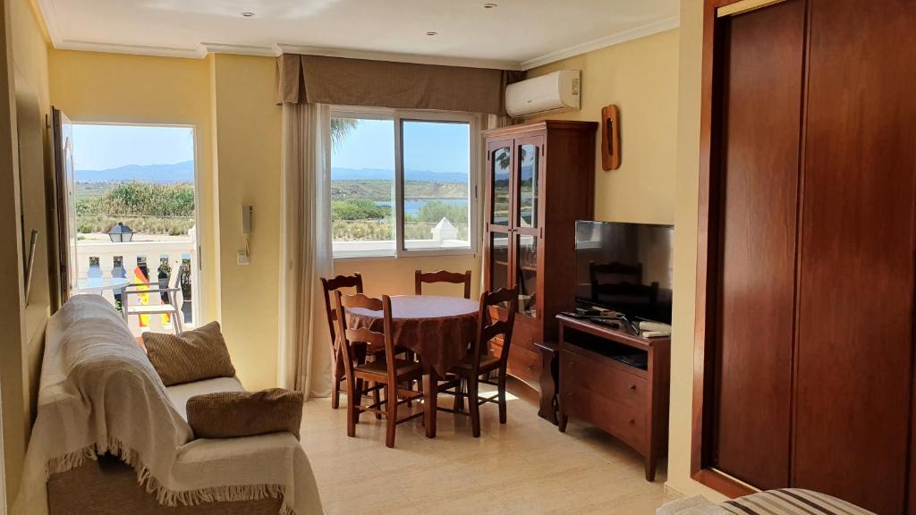 TV a/nebo společenská místnost v ubytování Vera Rental Torremar Natura