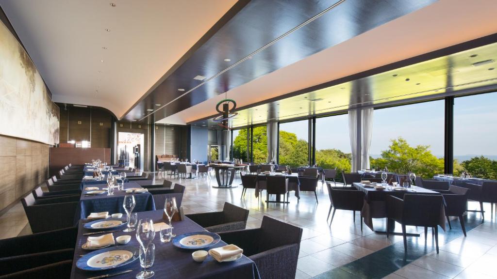 Restaurace v ubytování L'Hotel de Hiei