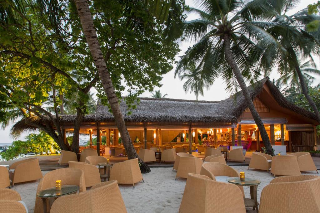 Restaurace v ubytování Kuramathi Maldives