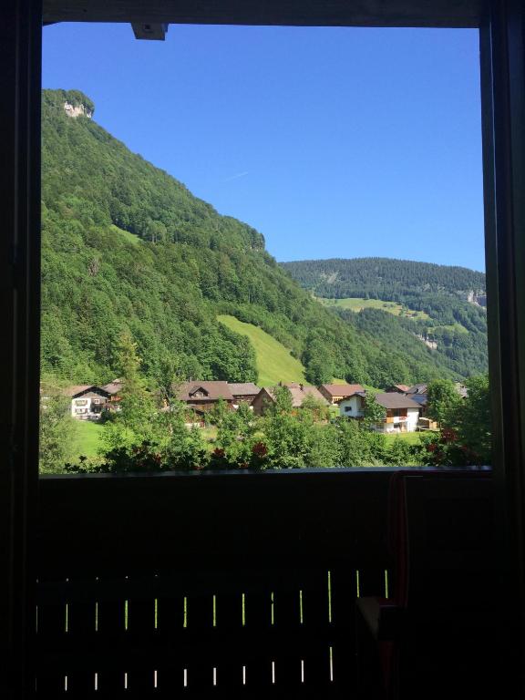 Nespecifikovaný výhled na hory nebo výhled na hory při pohledu z bed and breakfast