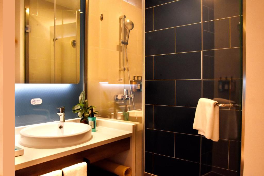 Koupelna v ubytování Holiday Inn Express Shanghai Gubei by IHG