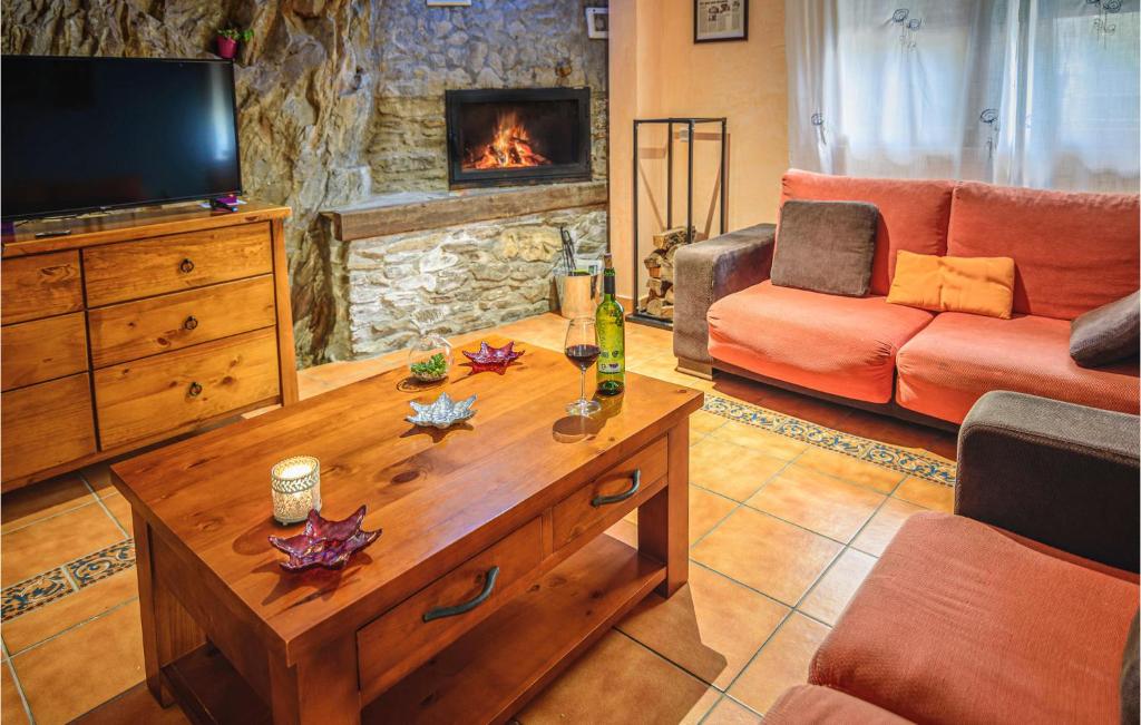 Posedenie v ubytovaní 2 Bedroom Nice Apartment In La Omañuela