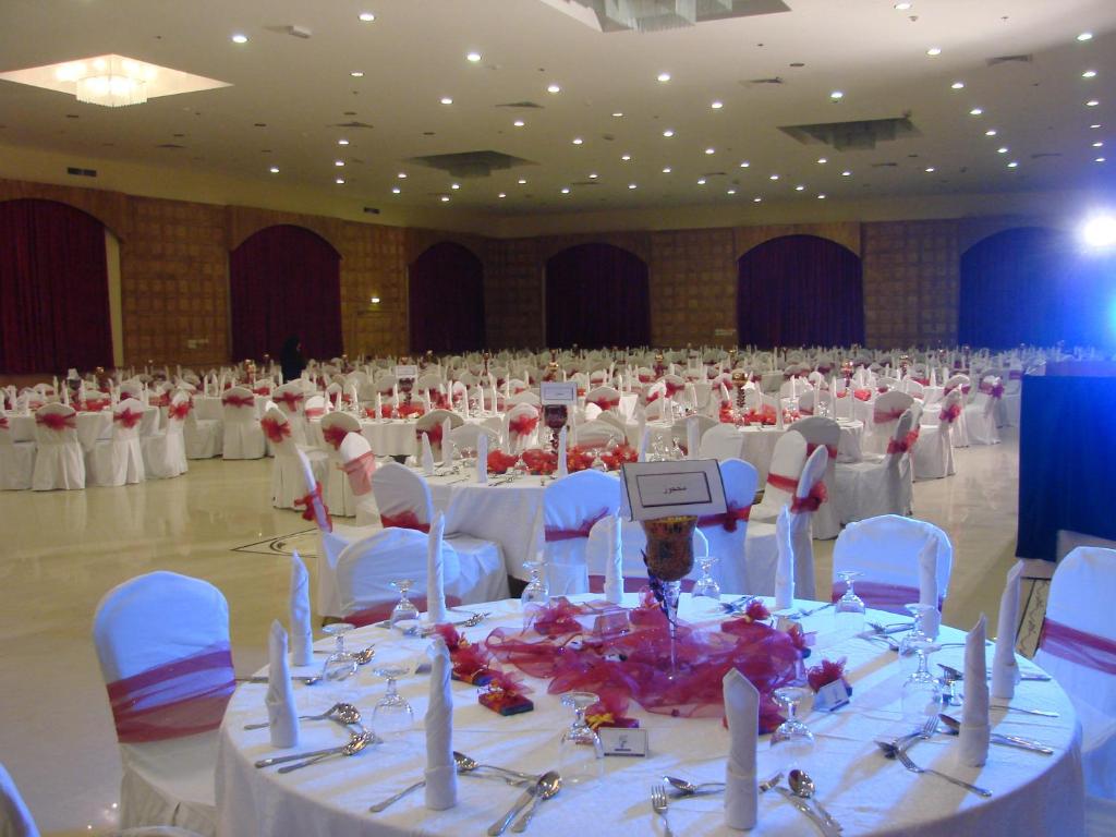 Restaurace v ubytování Ramee Dream Resort
