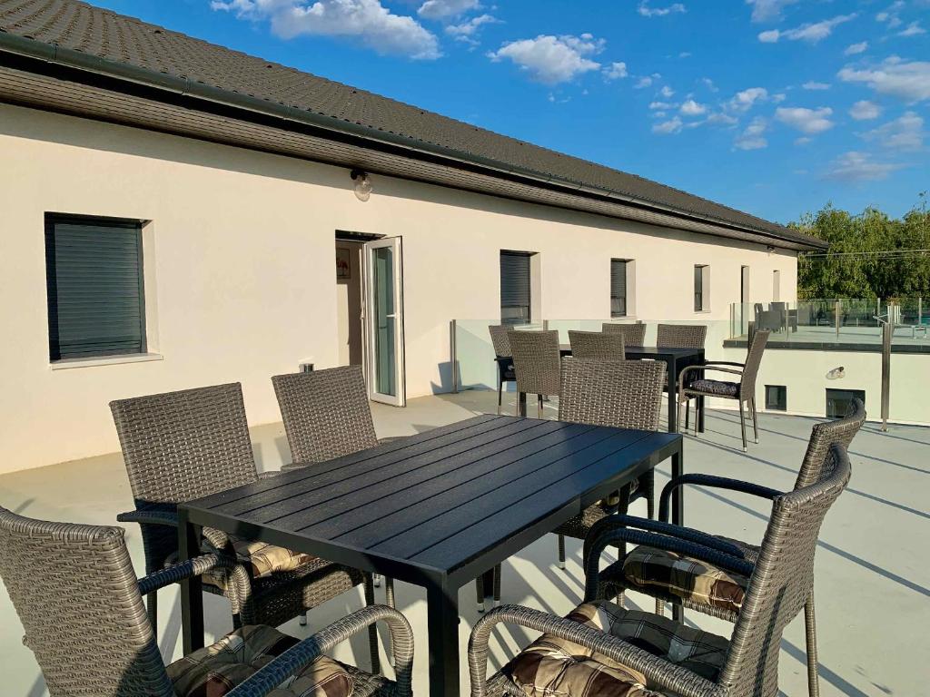 Balkón nebo terasa v ubytování Thermal Apartman - EM