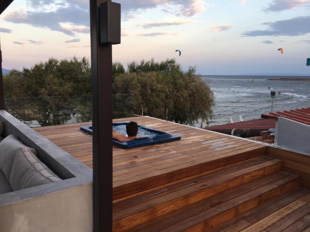 Fotografia z galérie ubytovania Windsurfing seaside apartment Artemida v destinácii Artemida