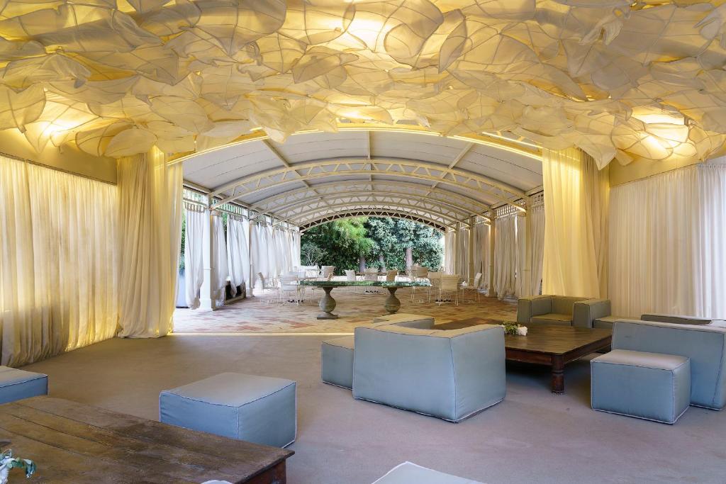Posezení v ubytování Romano Palace Luxury Hotel