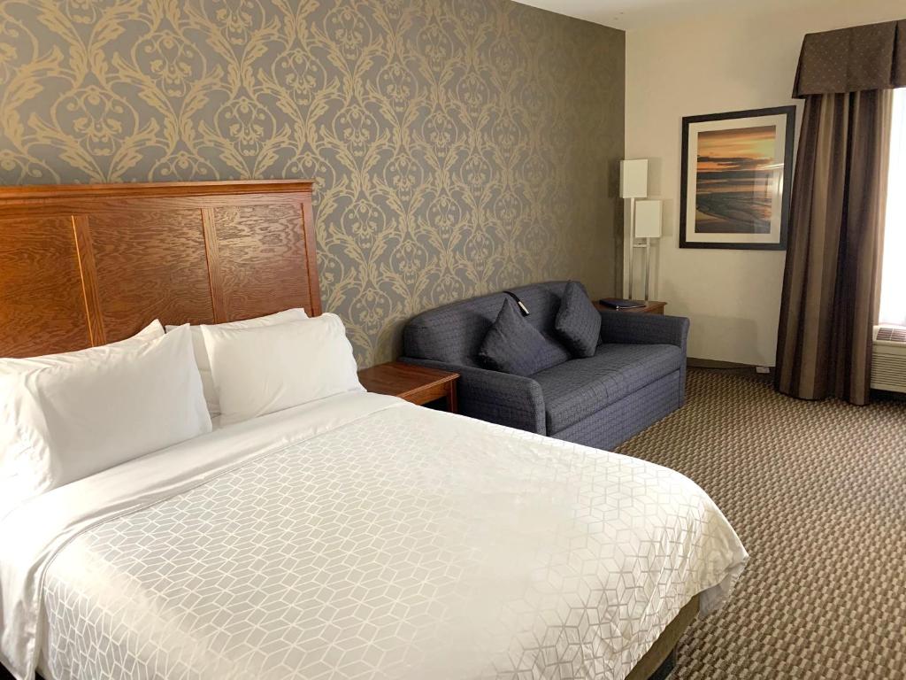 Holiday Inn Express Holland by IHG photo