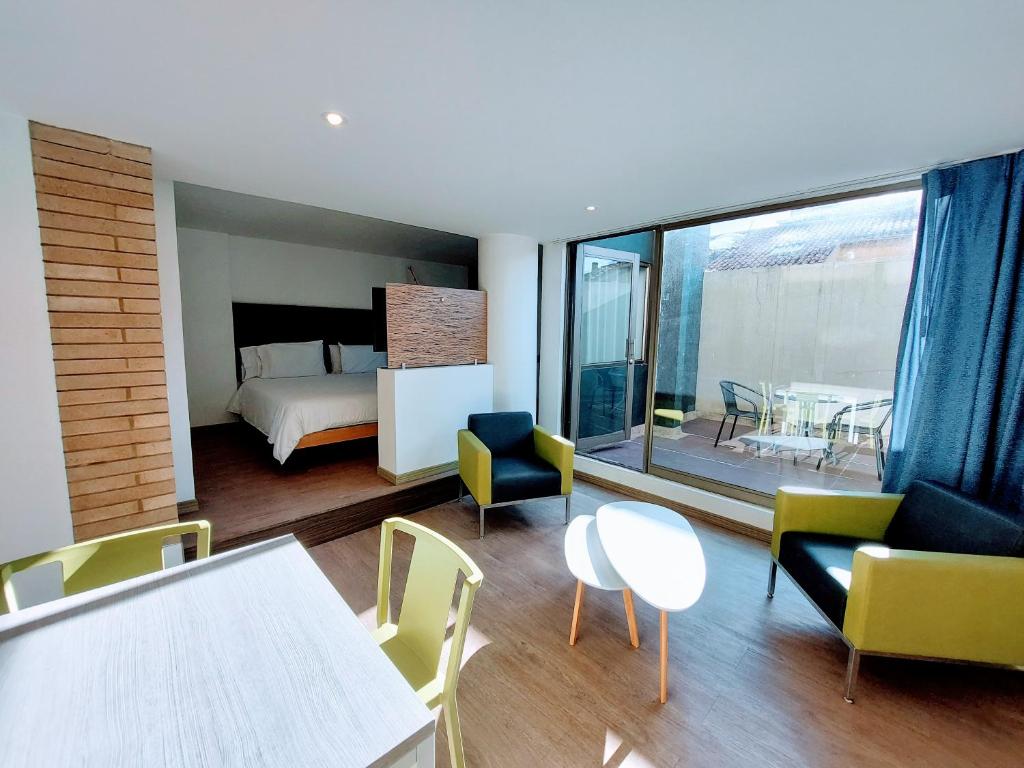 TV a/nebo společenská místnost v ubytování Hotel Viaggio Teleport City Suites