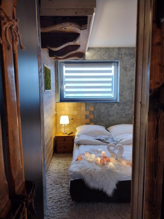 Posteľ alebo postele v izbe v ubytovaní Viking Shelter Zakopane with jacuzzi
