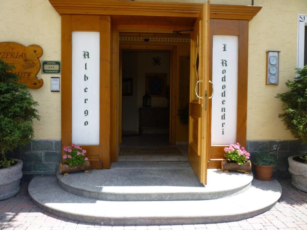Exteriér nebo vchod ubytování Hotel I Rododendri
