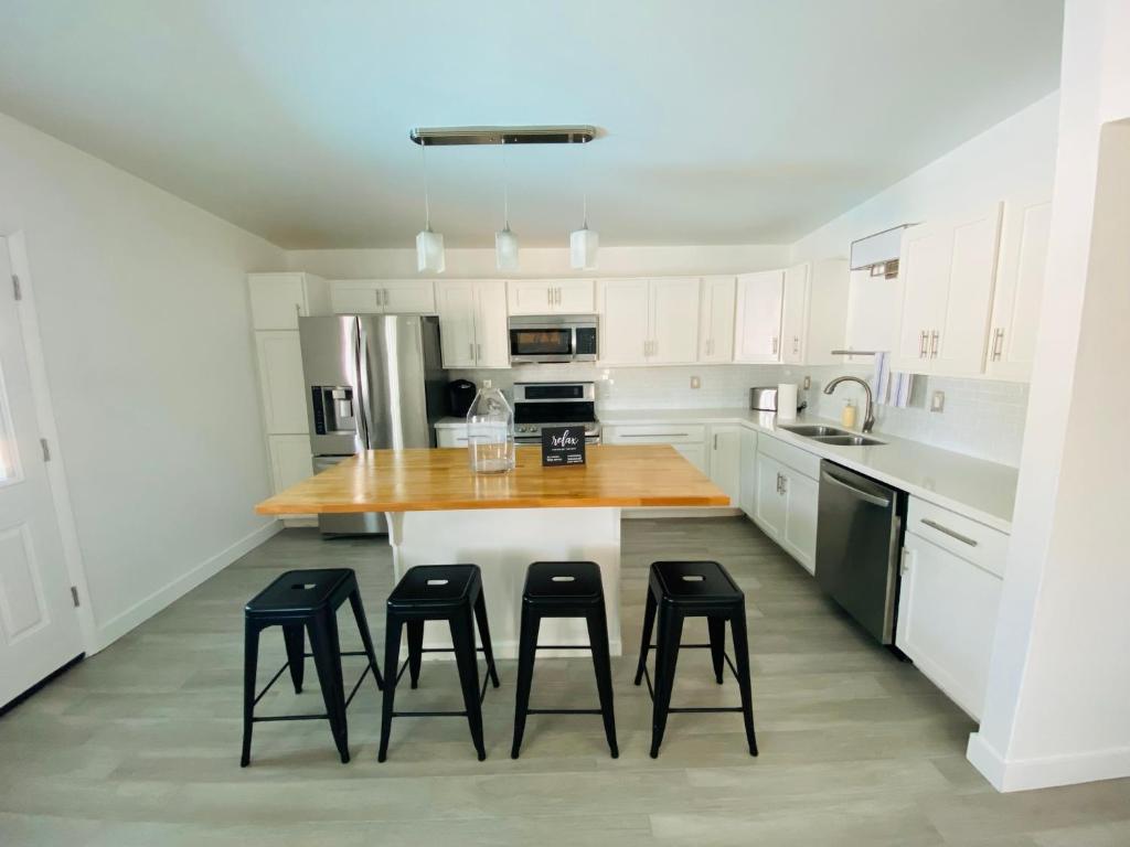 Kuchyň nebo kuchyňský kout v ubytování Upscale Tempe Getaway