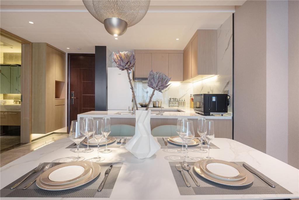 Nhà bếp/bếp nhỏ tại Cresasia Residence