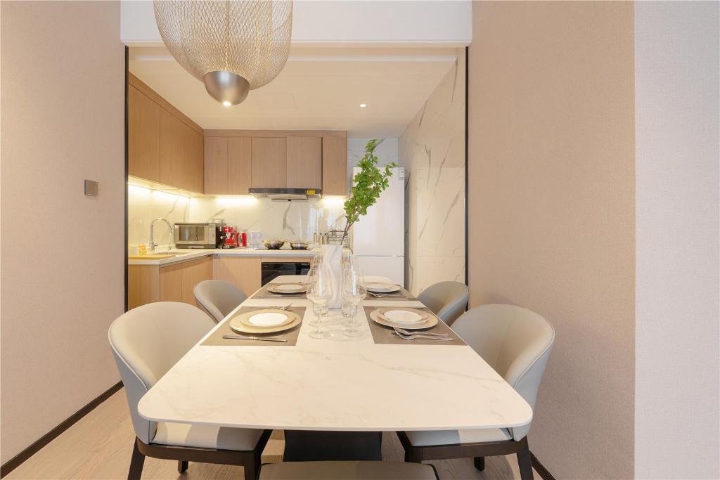 Nhà bếp/bếp nhỏ tại Cresasia Residence
