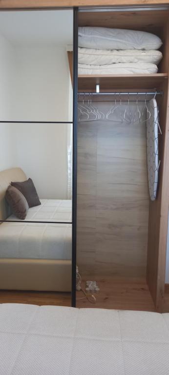 Postel nebo postele na pokoji v ubytování Apartman Ramonda Vrnjacka banja