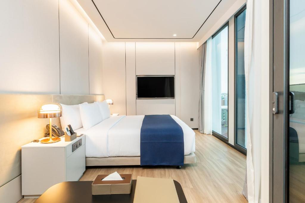 NARCISSUS HOTEL AND RESIDENCE