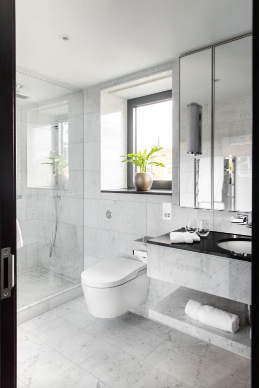 Koupelna v ubytování 15 Basil Street Knightsbridge, Luxury Serviced Apartments