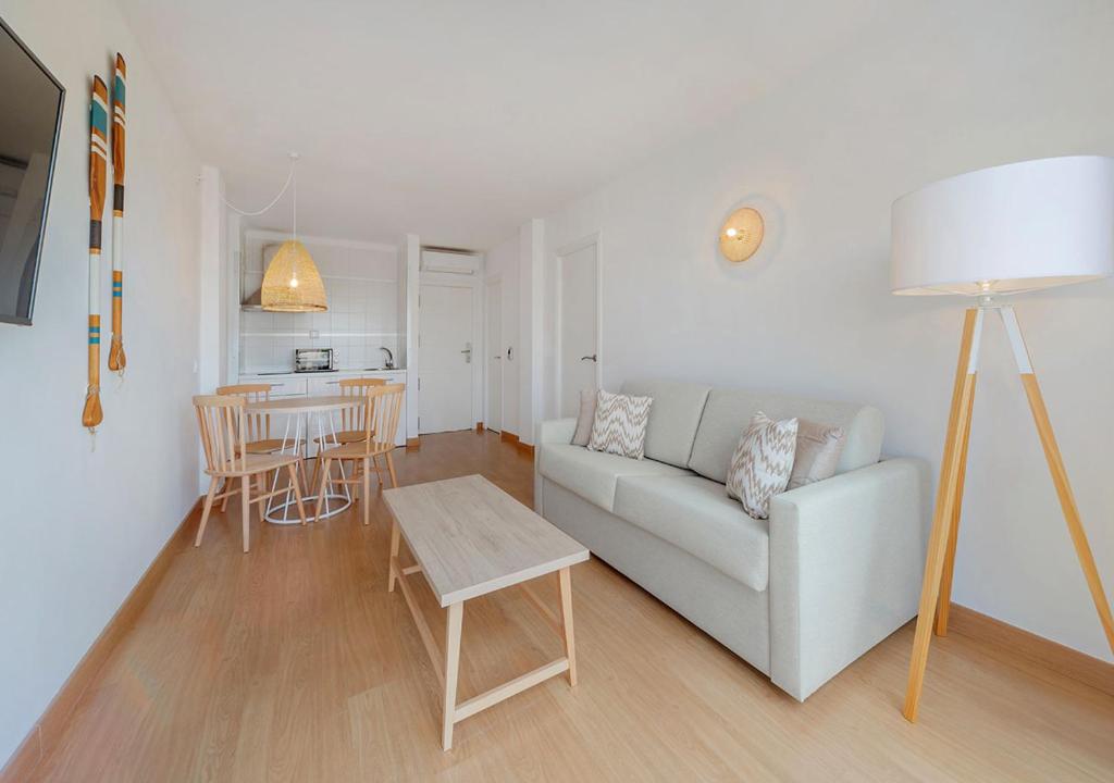 Club Simó - Two-Bedroom Apartment (2 Adults + 1 Child)