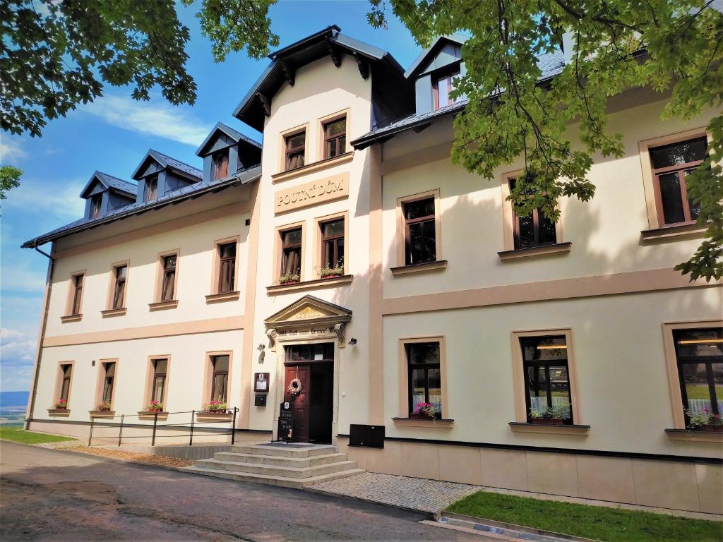 Budova, kde se hotel nachází