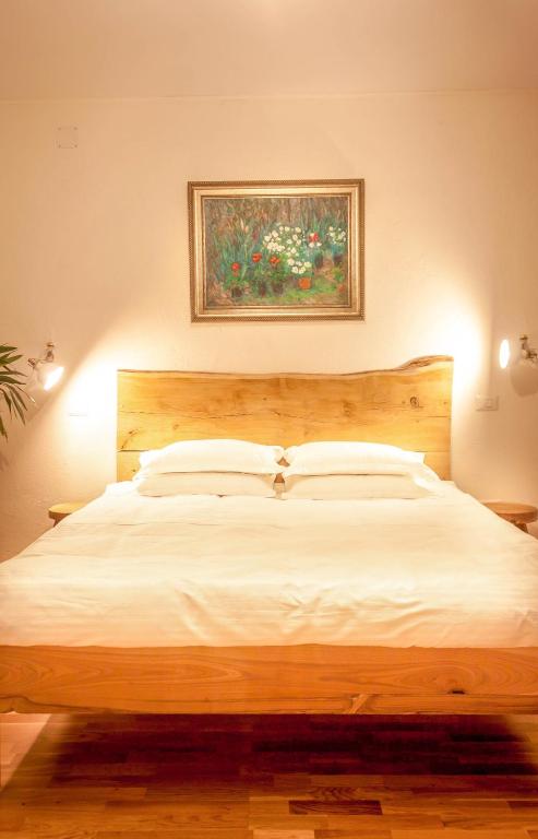 Elma Guesthouse - Deluxe King Room