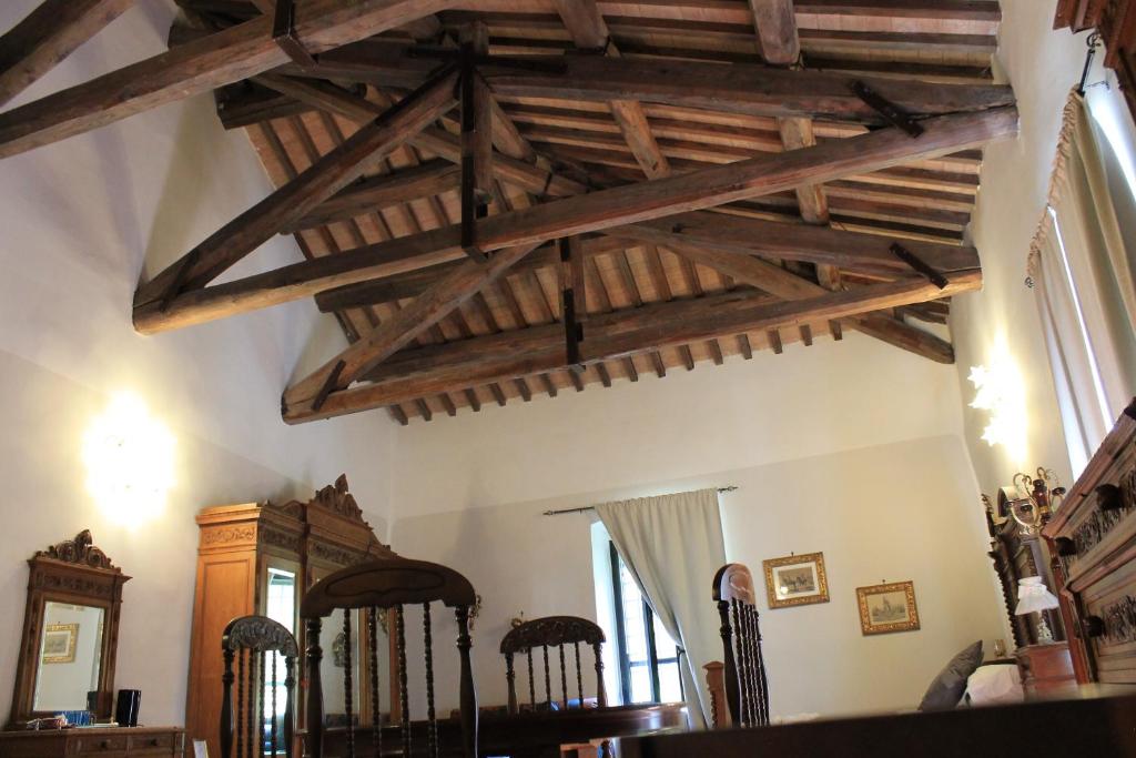 Fotografie z fotogalerie ubytování ABBAZIA SS. QUIRICO E GIULITTA v destinaci Micigliano