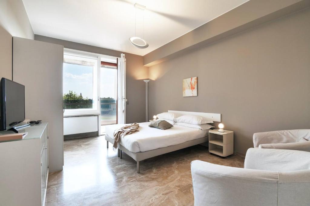 Contempora - Elvezia Park - Studio overlooking the Park - E53