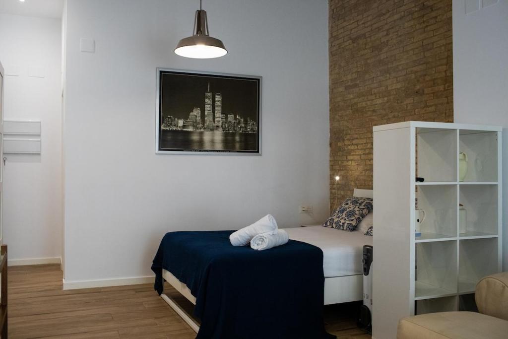 FLORIT FLATS - Cozy Loft by the Central Market, Valencia ...