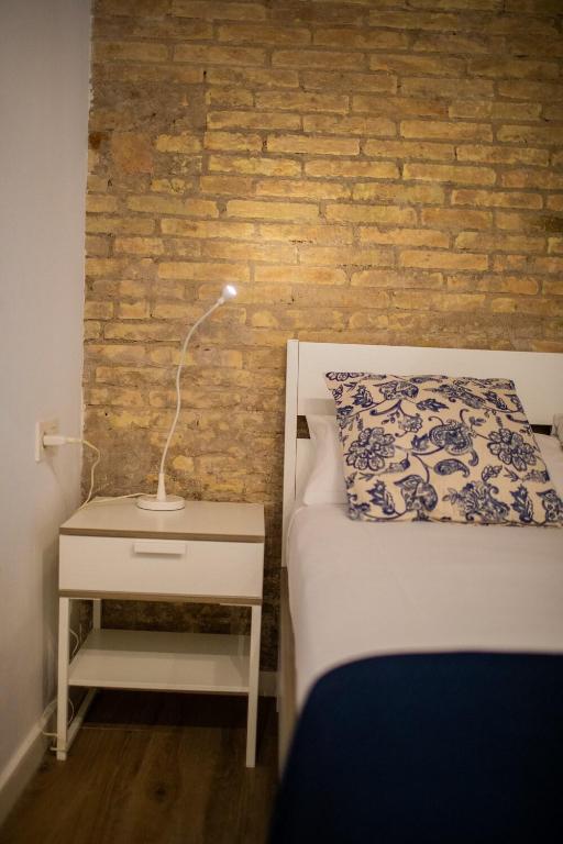 FLORIT FLATS - Cozy Loft by the Central Market, Valencia ...