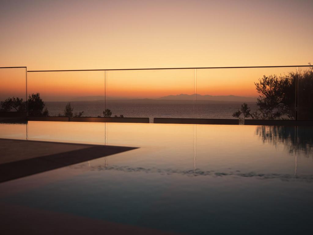 The sunrise or sunset as seen from A villát or nearby