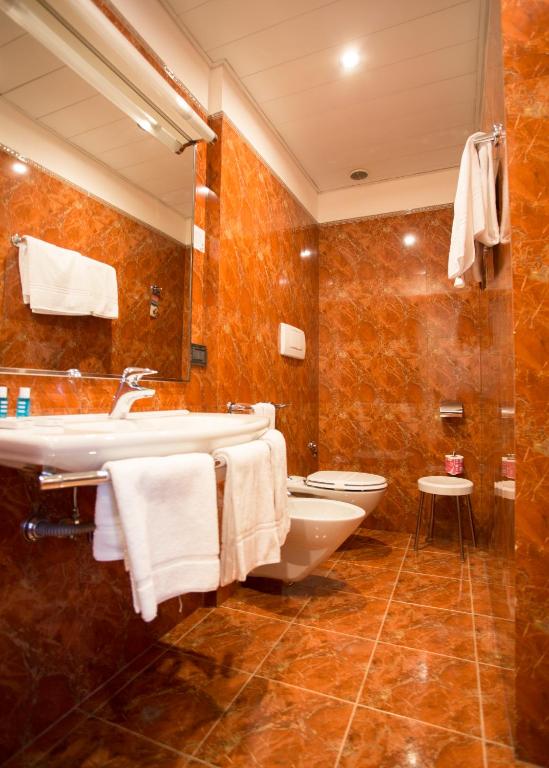 Koupelna v ubytování Hotel Europa